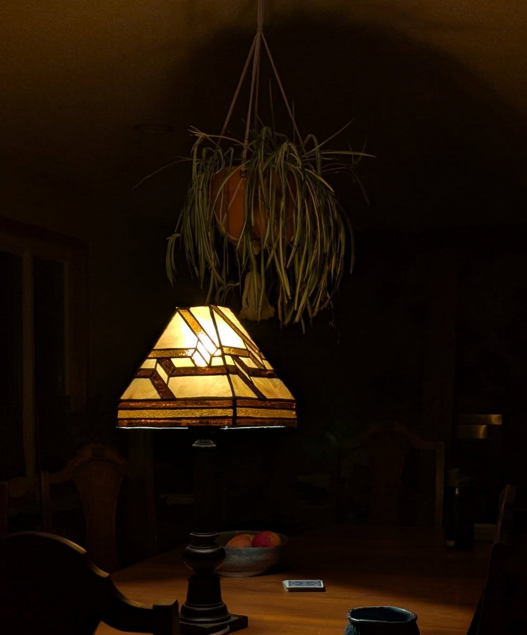 Inspiration — warm Tiffany-style lamp shade